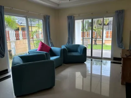Villa spacieuse de 3 chambres à louer à Sapam Village, Koh Kaew