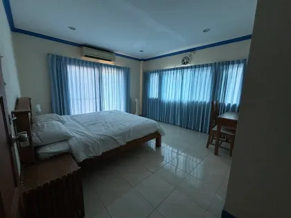 Villa spacieuse de 3 chambres à louer à Sapam Village, Koh Kaew