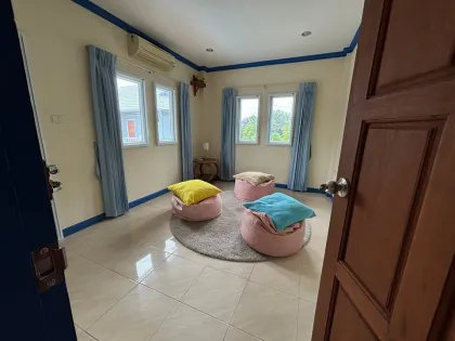 Villa spacieuse de 3 chambres à louer à Sapam Village, Koh Kaew