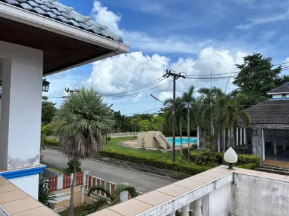 Villa spacieuse de 3 chambres à louer à Sapam Village, Koh Kaew
