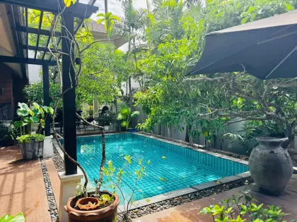 Villa tropicale avec 3 chambres et 4 salles de bain à Rawai