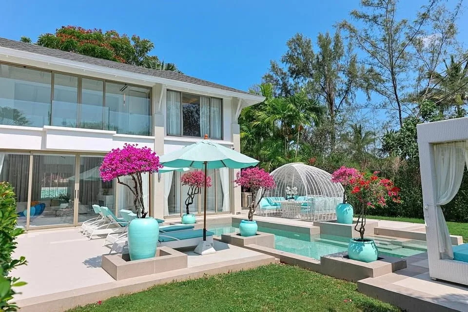 Villa de lujo de 4 habitaciones cerca de Playa Bang Tao en alquiler