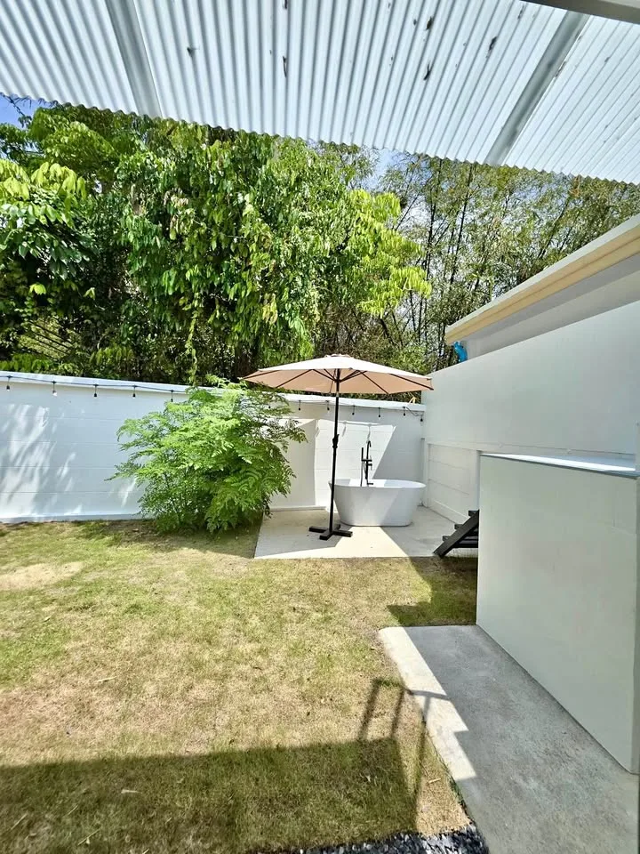 Newly Renovated 2-Bedroom Home with Garden Near BISP, Pa Khlok