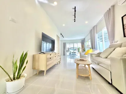 Newly Renovated 2-Bedroom Home with Garden Near BISP, Pa Khlok