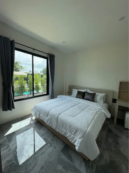 Villa de 2 dormitorios y 2 baños con acceso a piscina en Choeng Thalay