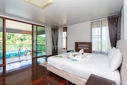 Stunning 5-Bedroom Seaview Pool Villa in Chalong
