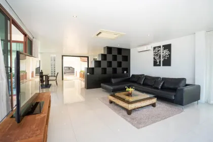 Stunning 5-Bedroom Seaview Pool Villa in Chalong
