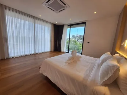 Luxury 5-Bedroom Villa with 6 Baths for Rent in Rawai, Phuket
