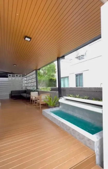 Belle maison 3 chambres 3 salles de bain avec terrain à Kathu
