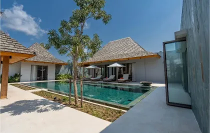 Villa de lujo con piscina en alquiler en Anchan Tropicana, Cherng Talay, Phuket
