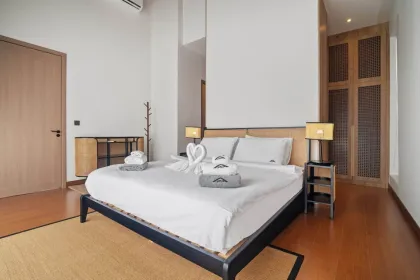 Villa neuve de luxe avec piscine, 3 chambres & 4 salles de bains à Cherng Talay