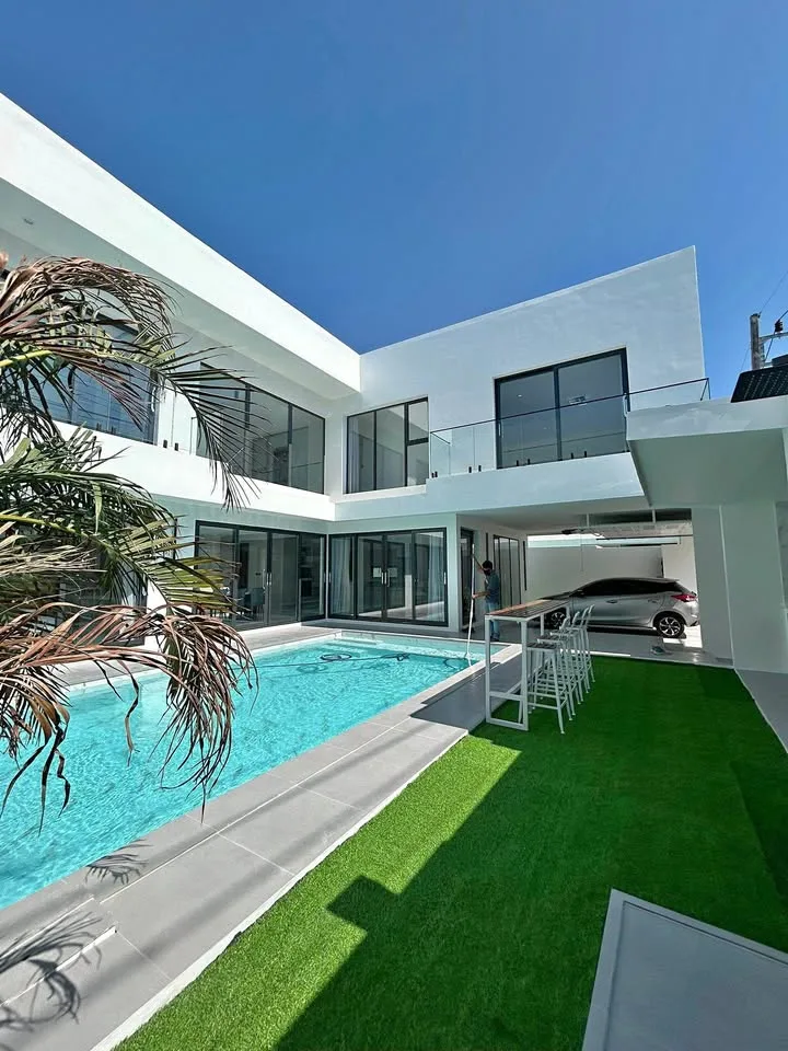 Villa de luxe moderne 4 chambres avec piscine à louer à Rawai