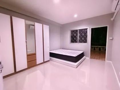 Casa en esquina de 2 habitaciones en alquiler en Phuket Town - 34,000 THB/mes