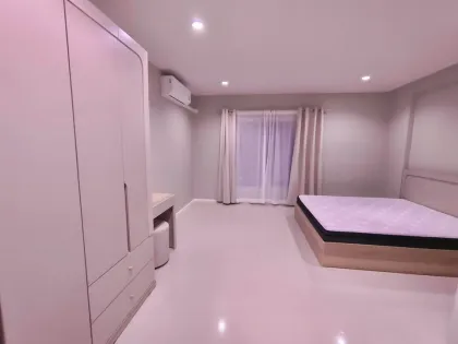 Casa en esquina de 2 habitaciones en alquiler en Phuket Town - 34,000 THB/mes