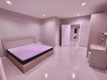 Casa en esquina de 2 habitaciones en alquiler en Phuket Town - 34,000 THB/mes