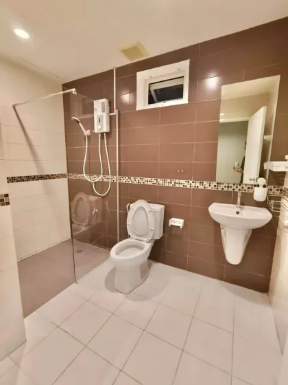 Casa en esquina de 2 habitaciones en alquiler en Phuket Town - 34,000 THB/mes