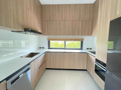 Geräumige 5-Schlafzimmer-Poolvilla zur Langzeitmiete in Cherng Talay