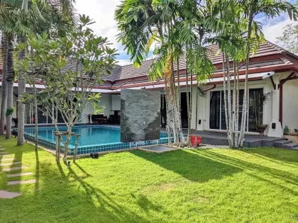 Villa de Lujo con 5 Habitaciones, Piscina y Gran Jardín en Alquiler