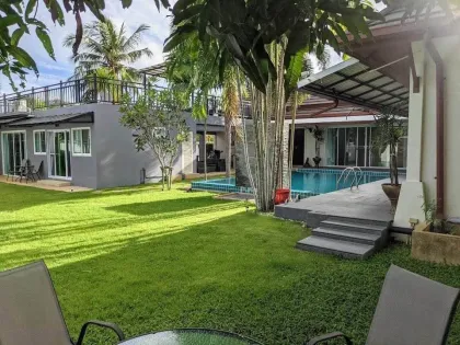Villa de Lujo con 5 Habitaciones, Piscina y Gran Jardín en Alquiler