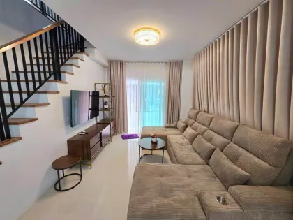 4-Schlafzimmer Familienhaus mit Seeblick in Kathu