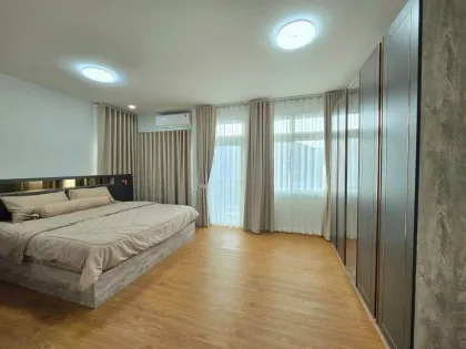 4-Schlafzimmer Familienhaus mit Seeblick in Kathu
