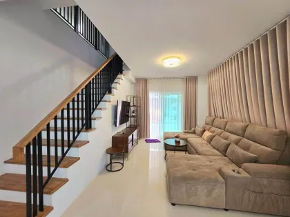 4-Schlafzimmer Familienhaus mit Seeblick in Kathu