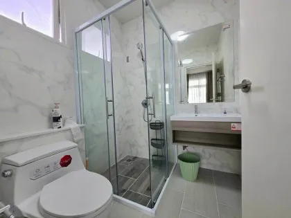 4-Schlafzimmer Familienhaus mit Seeblick in Kathu