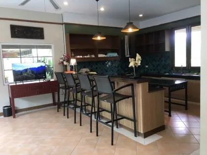 Villa spacieuse 4 chambres avec piscine à louer à Cherng Talay, Phuket