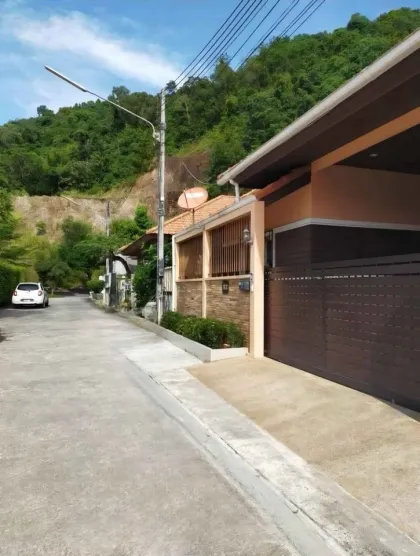 卡图The Valley Village三卧两卫别墅出租
