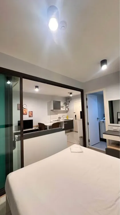 Apartamento de 1 dormitorio con vista a la piscina en alquiler en Zcape 3, Phuket