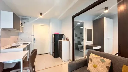 Apartamento de 1 dormitorio con vista a la piscina en alquiler en Zcape 3, Phuket
