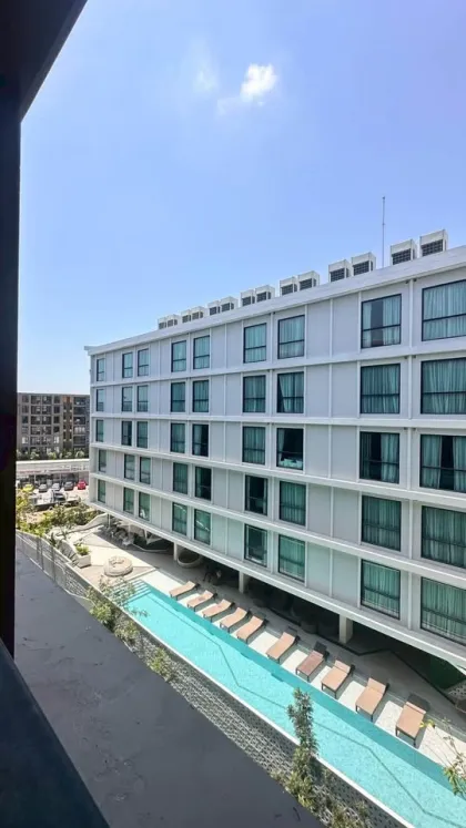 Apartamento de 1 dormitorio con vista a la piscina en alquiler en Zcape 3, Phuket