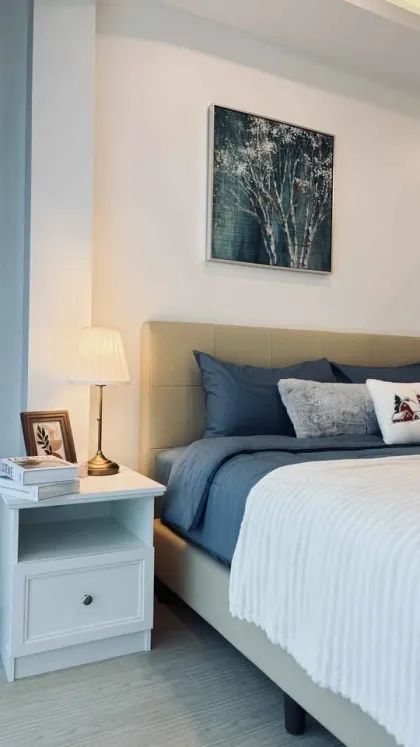 Moderner Loft-Doppelhaushälfte mit 2 Schlafzimmern & 3 Bädern zu vermieten
