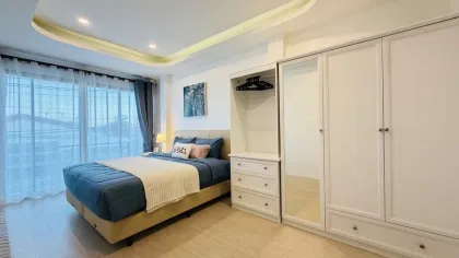 Moderner Loft-Doppelhaushälfte mit 2 Schlafzimmern & 3 Bädern zu vermieten