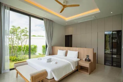 วิลล่าหรู 4 ห้องนอนที่ Mouana Residence Songkhun ชะลอน