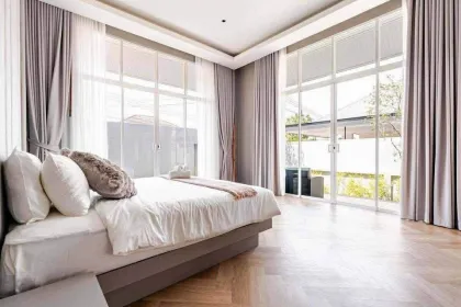 Villa con piscina de 3 dormitorios y 4 baños en alquiler en Pa Klok, Phuket