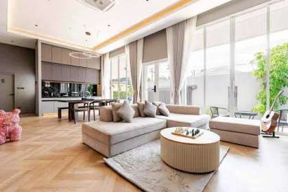 Villa con piscina de 3 dormitorios y 4 baños en alquiler en Pa Klok, Phuket
