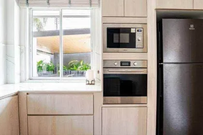 Villa con piscina de 3 dormitorios y 4 baños en alquiler en Pa Klok, Phuket