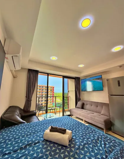 Stilvolles Studio mit Poolblick im 777 Beach Condo, Mai Khao