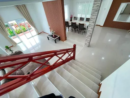 Amplia villa de 4 habitaciones en alquiler cerca de la cascada de Kathu