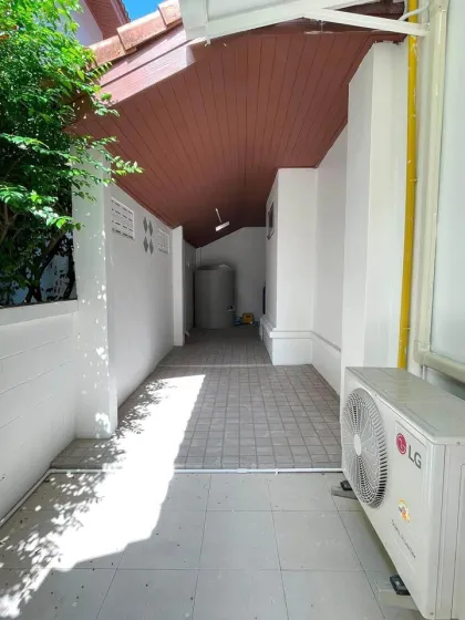 Amplia villa de 4 habitaciones en alquiler cerca de la cascada de Kathu