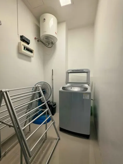 1 Schlafzimmer, 2 Badezimmer Wohnung zur Miete in Chalong Miracle Condo