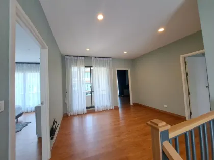 Luxuriöse freistehende 3-Zimmer-Villa mit Bergblick in Kathu