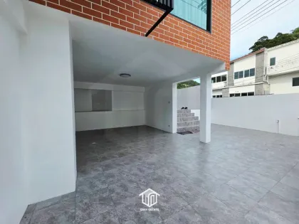 Moderne 3-Schlafzimmer-Villa zur Miete nahe Patong Beach