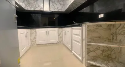 Neu renovierte 1-Zimmer-Wohnung + Büro zur Langzeitmiete in Patong