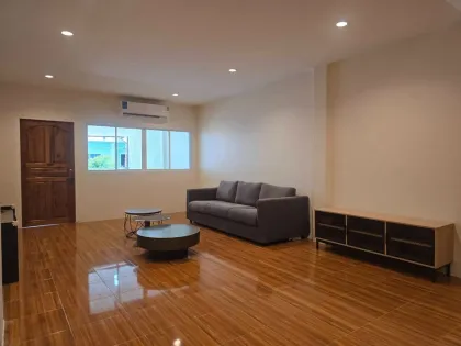 Casa de 2 dormitorios y 2 baños en alquiler en Kathu, Phuket