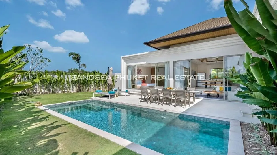 Villa Moderna de 4 Dormitorios con Piscina para Alquiler a Largo Plazo