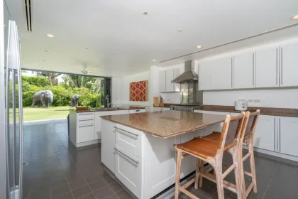 Spacious Luxury Villa in Layan Estate with Pool