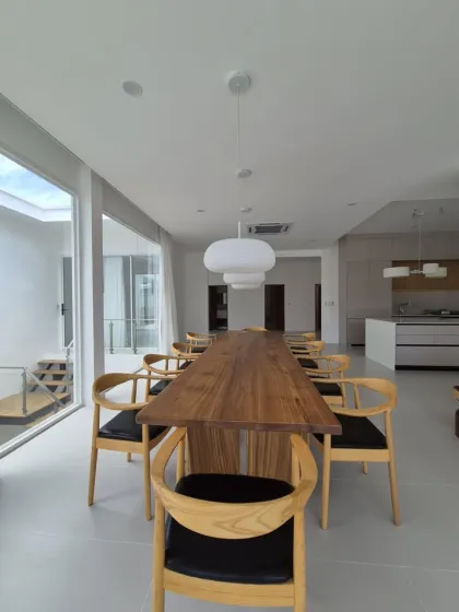 Zweistöckige Villa mit 6 Schlafzimmern und privatem Pool in Thalang