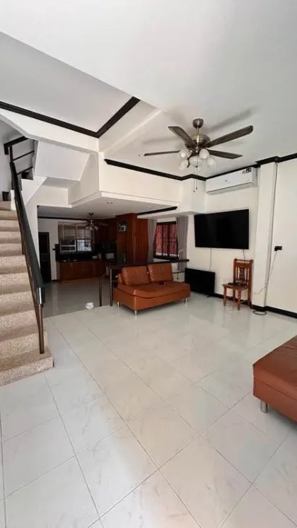 Casa de 2 habitaciones y 3 baños en alquiler en Patong